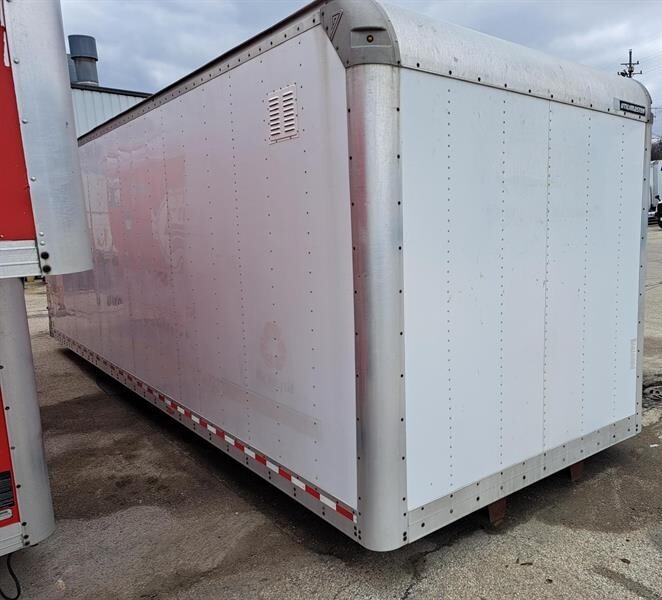 2015 UTILIMASTER 26x102 in Medina, OH