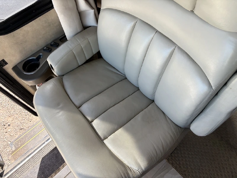 2007 FLEETWOOD DISCOVERY 39L