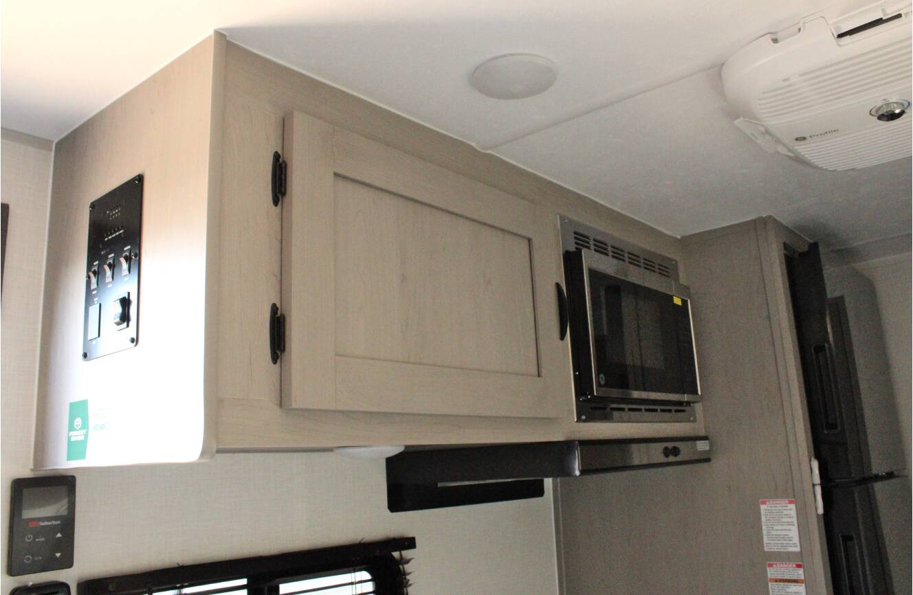 A photo of this 2026 Coachmen CLIPPER 17CBH