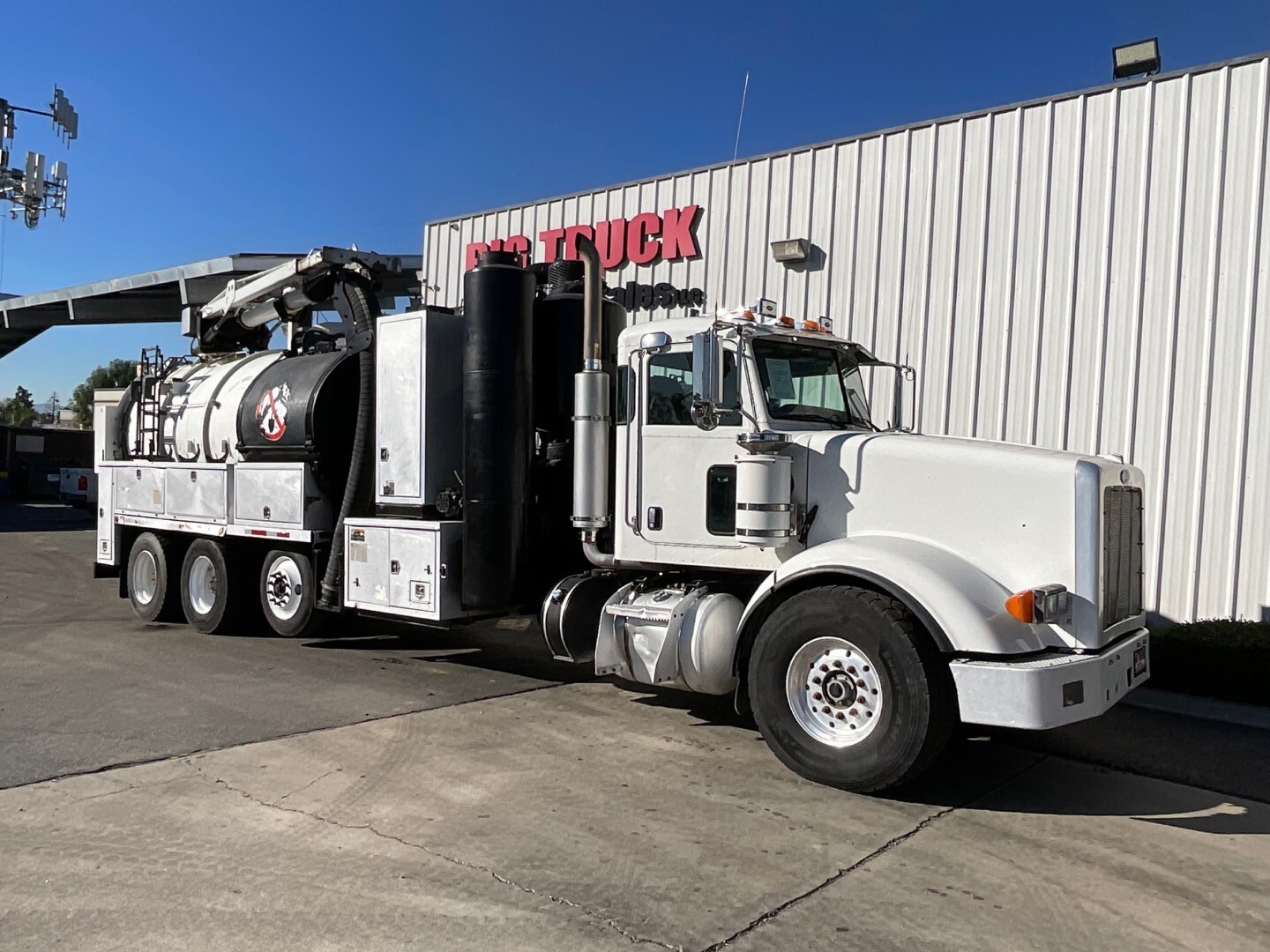 2013 PETERBILT 367 in Fontana, CA