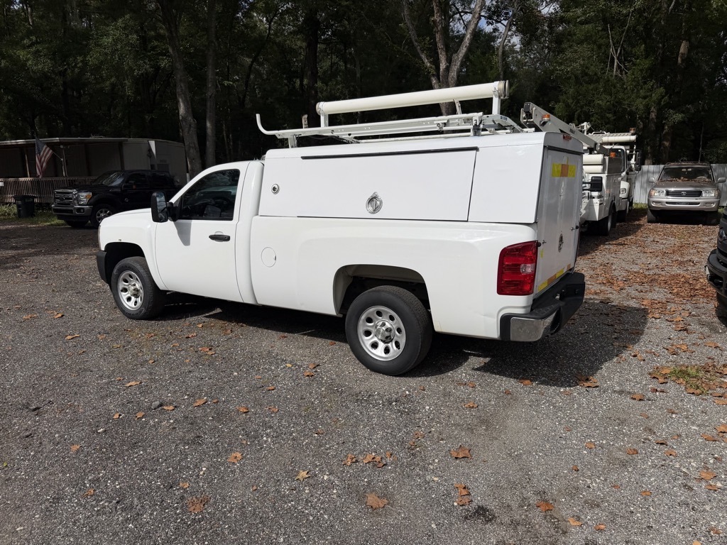 2013 Chevrolet Silverado Work Truck Base photo 3