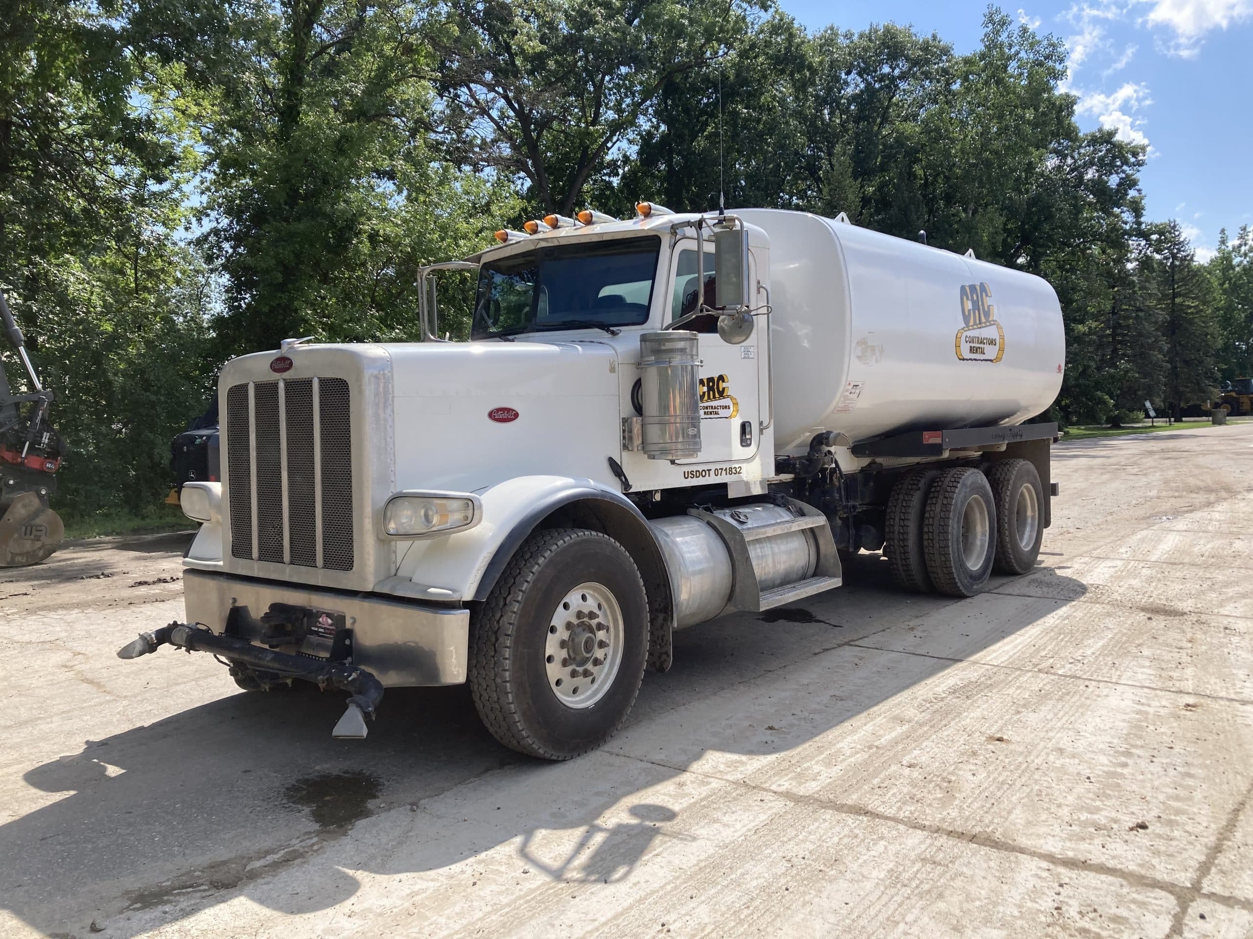 2011 Peterbuilt 388 in Lansing, MI