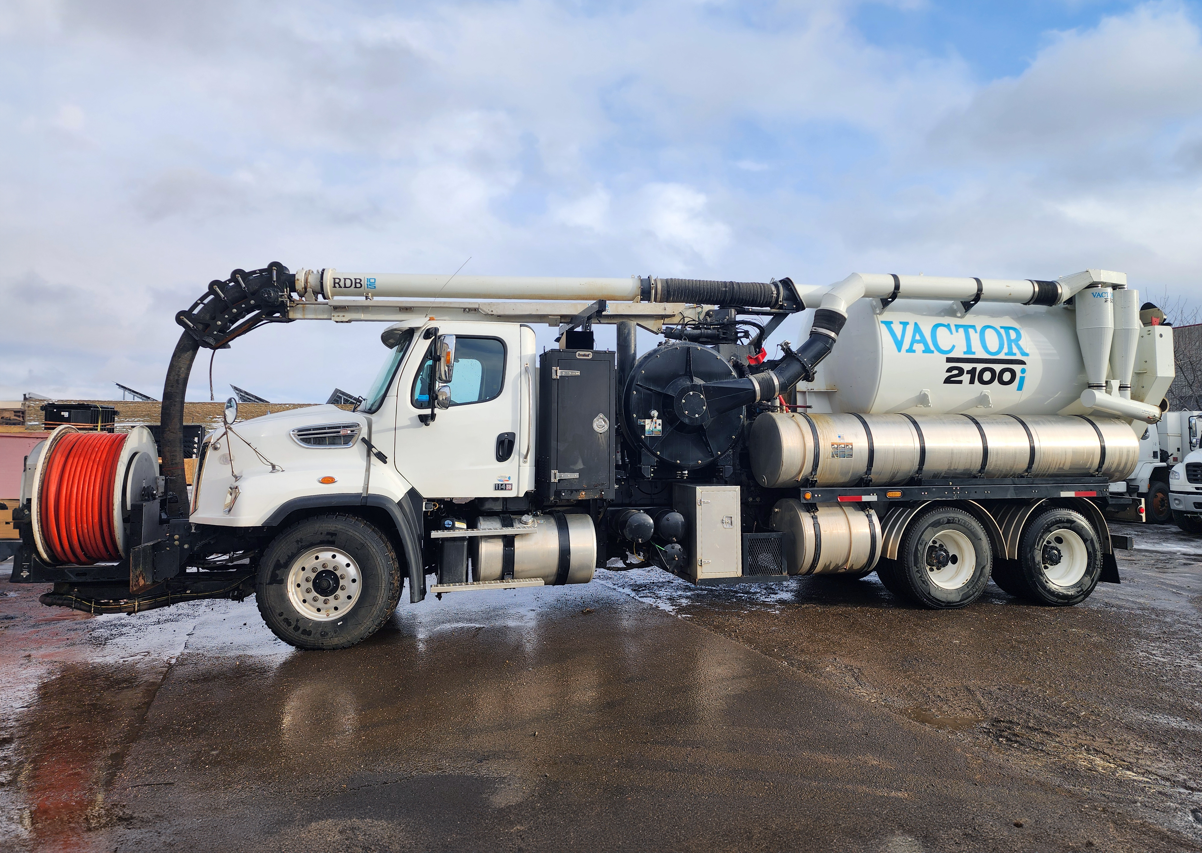 2019 FREIGHTLINER 114 SD in Rochester, NY
