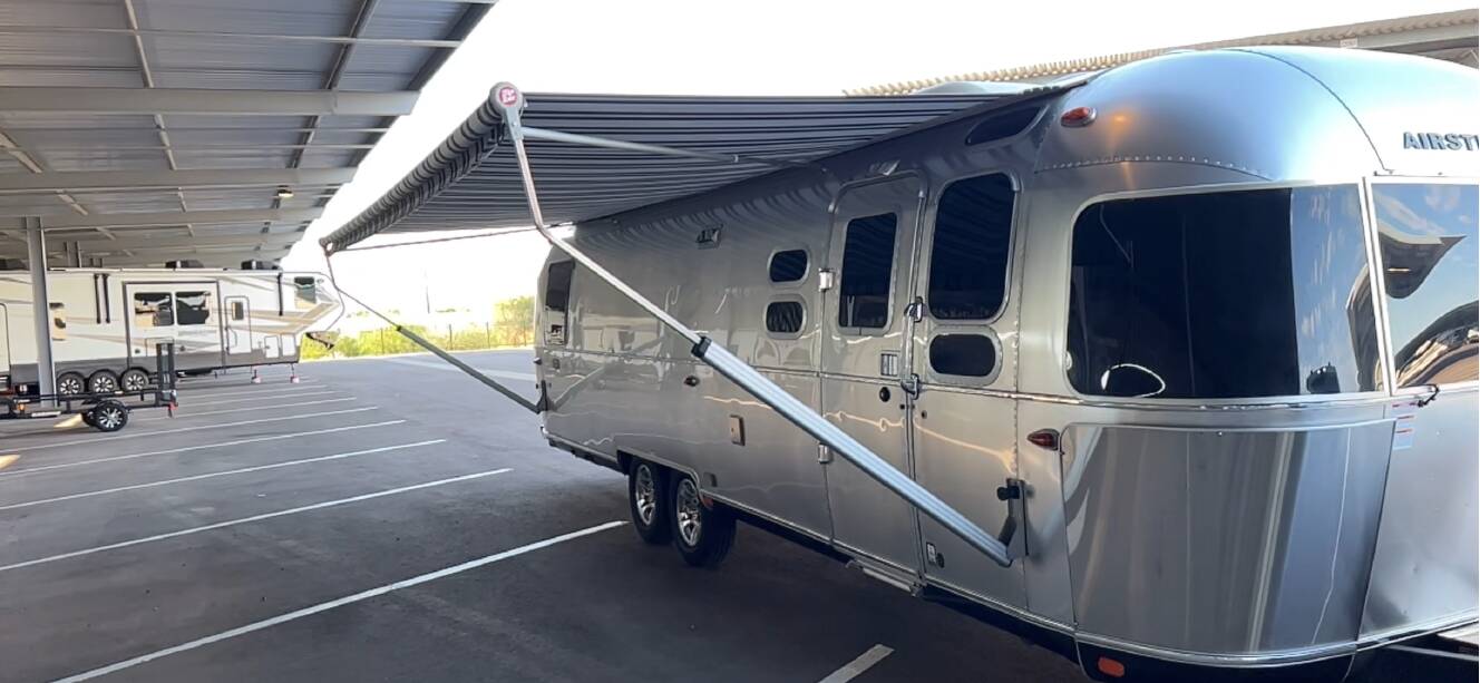 A photo of this 2023 Airstream CLASSIC 30RBQ