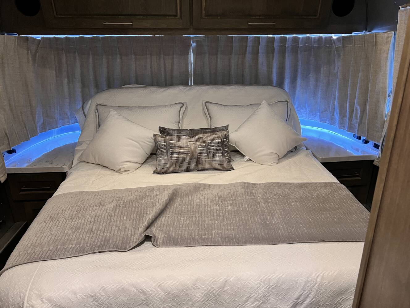 A photo of this 2023 Airstream CLASSIC 30RBQ