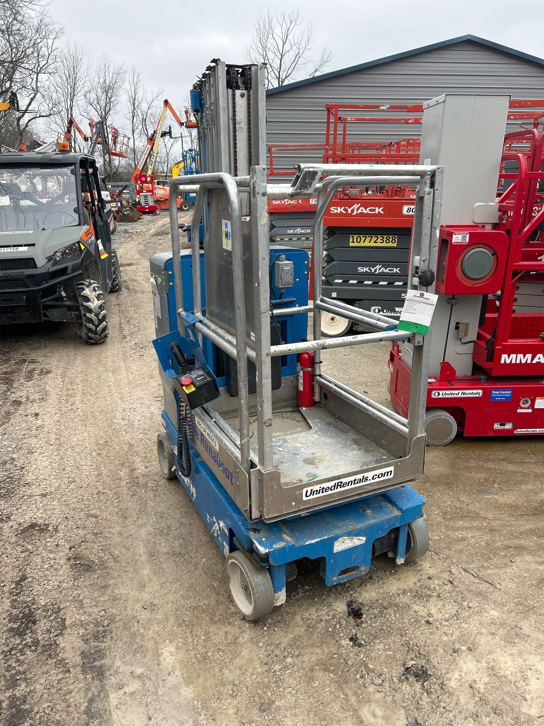 2017 GENIE GR-20 Self-Propelled One-Person Lift in Evansville, IN