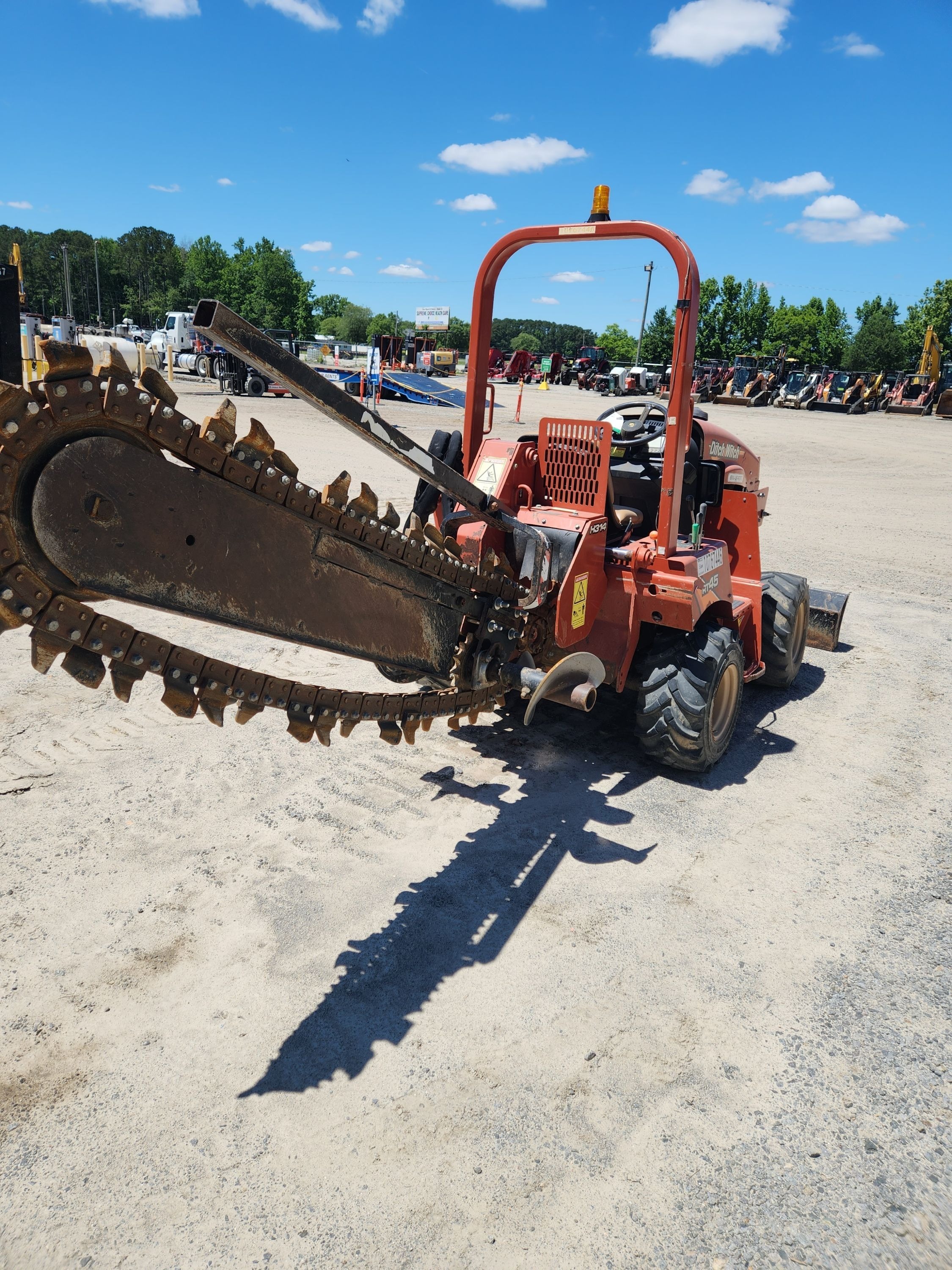 2018 DITCH WITCH RT45 in Charlottesville, VA