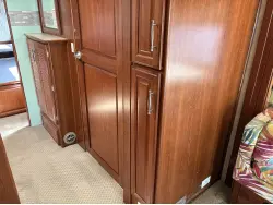 2007 FLEETWOOD DISCOVERY 39L
