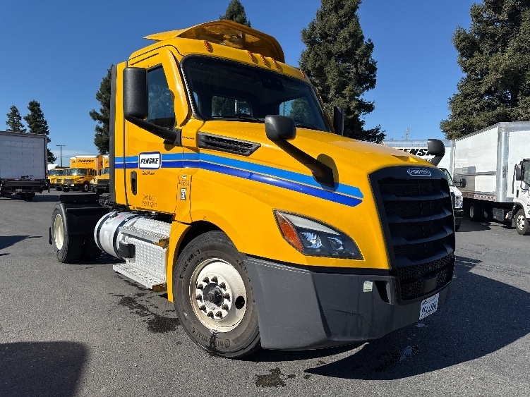 2022 FREIGHTLINER CASCADIA 126 in West Sacramento, CA