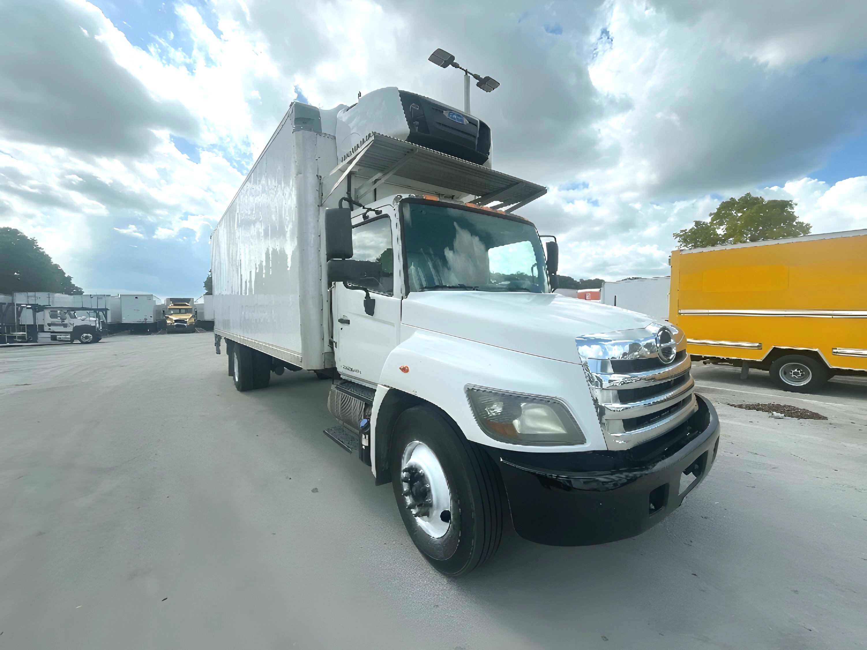 2019 HINO 338 in Medley, FL