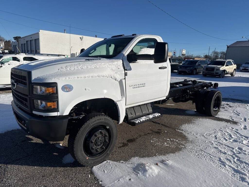 2024 CHEVROLET Silverado 6500 HD Work Truck in Sturgis, MI