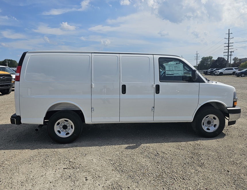 2025 CHEVROLET EXPRESS G2500 in Center Line, MI