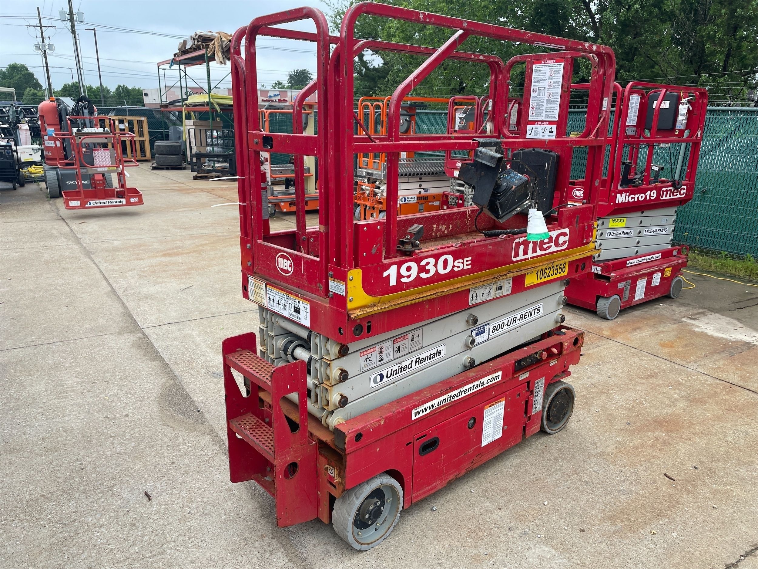 2017 MEC 1930SE Scissor Lift in Evansville, IN