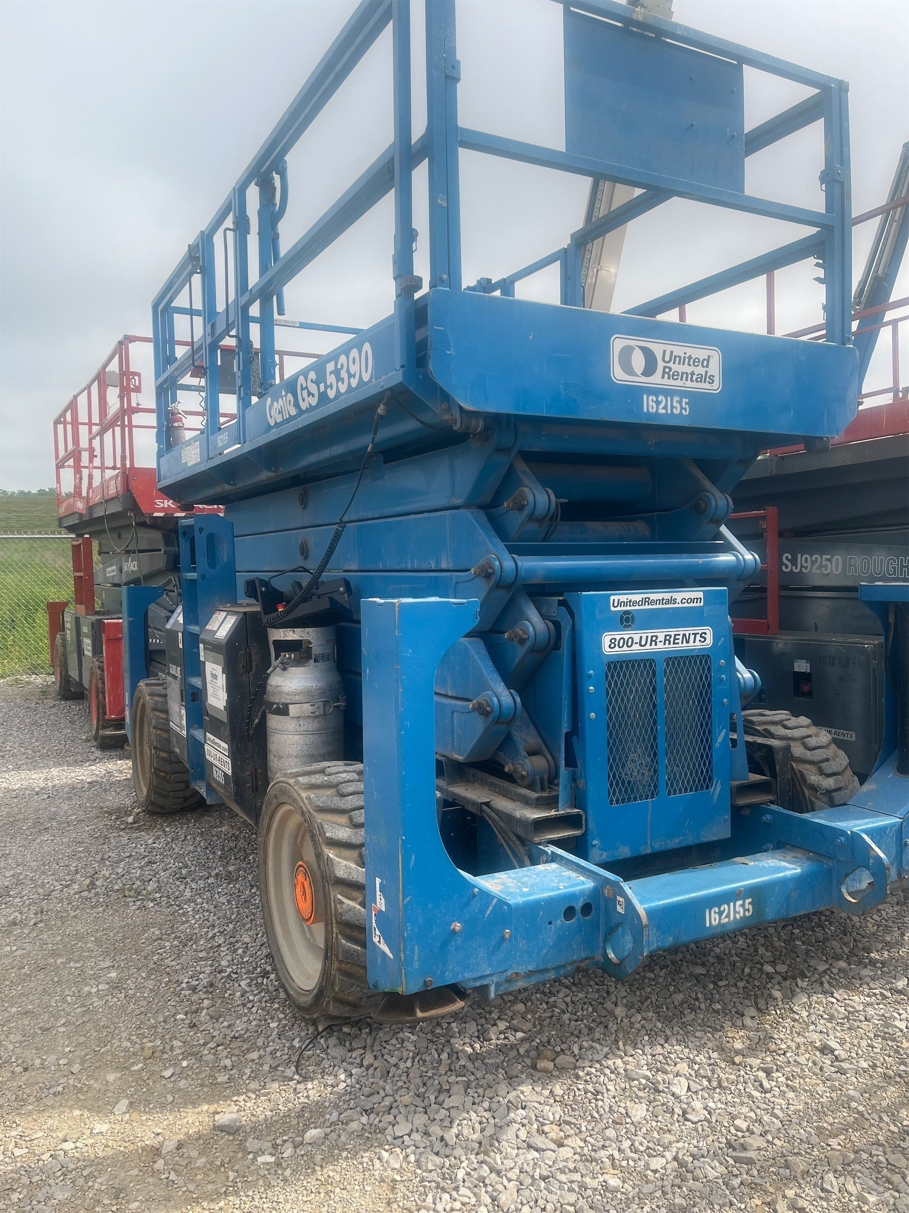 2016 GENIE GS-5390 RT Rough Terrain Scissor Lift in Evansville, IN