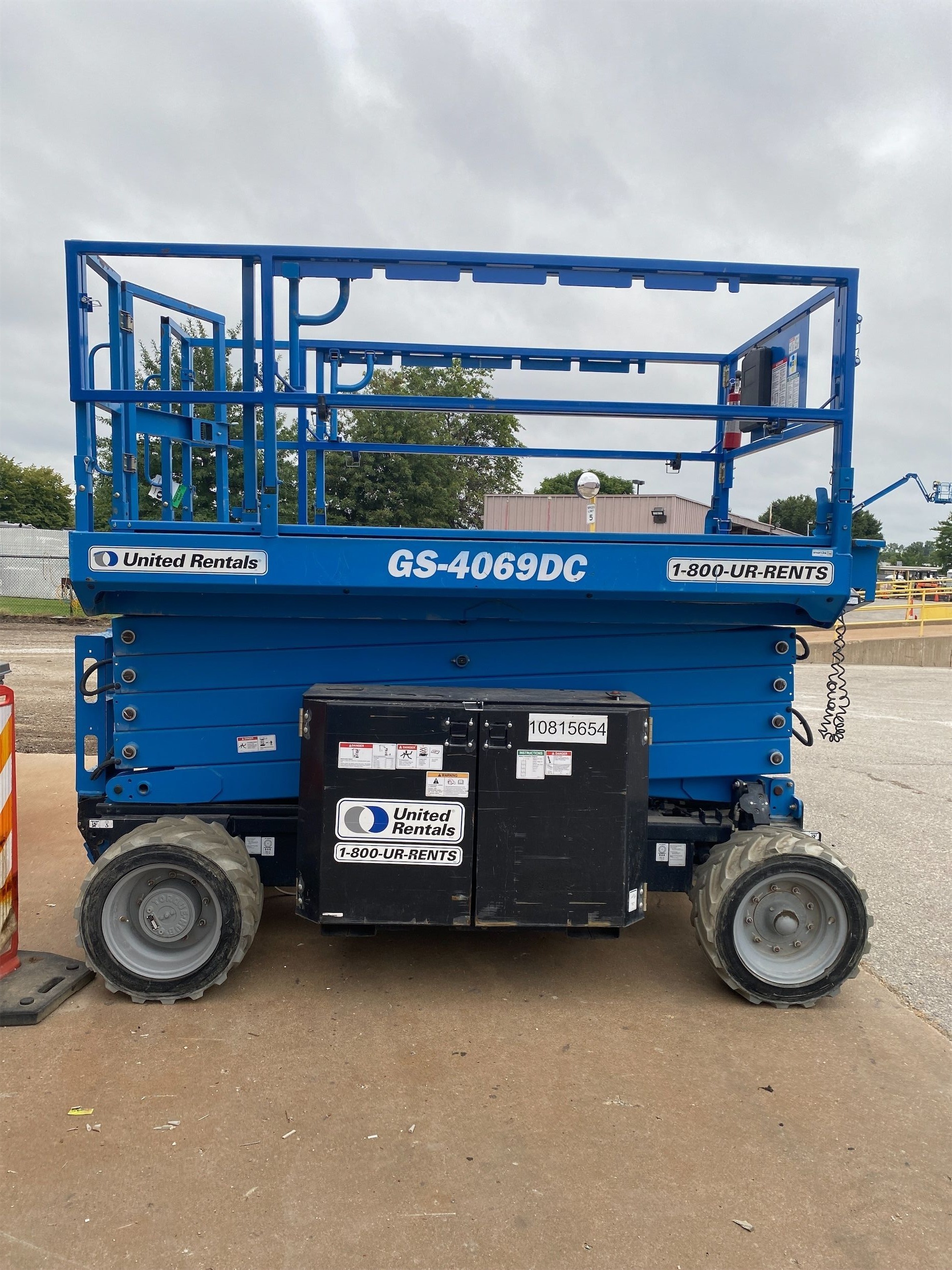 2018 GENIE GS-4069DC Scissor Lift in Earth City, MO