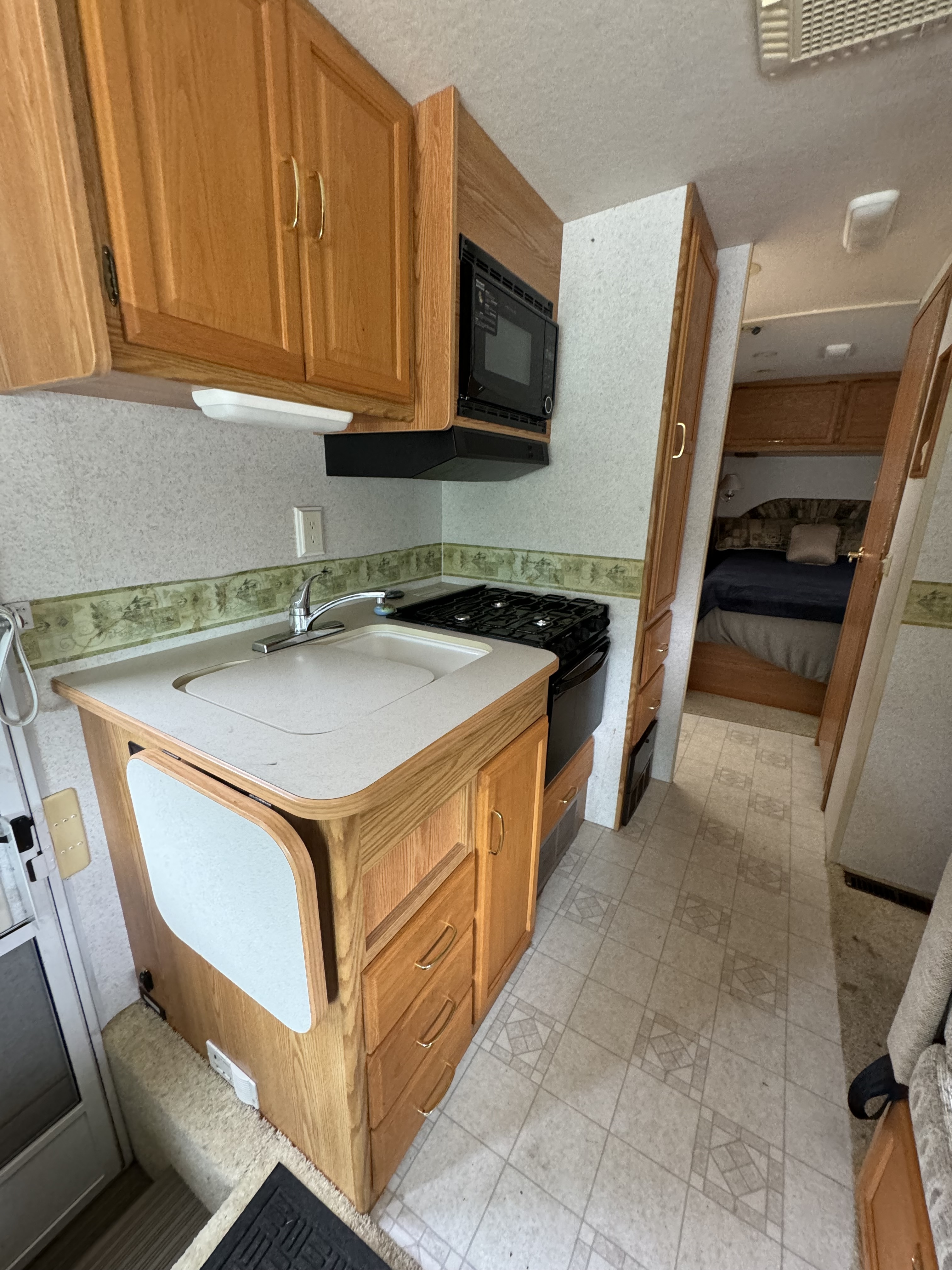 2003 Winnebago SIGHTSEER 27C in fredericksburg VA