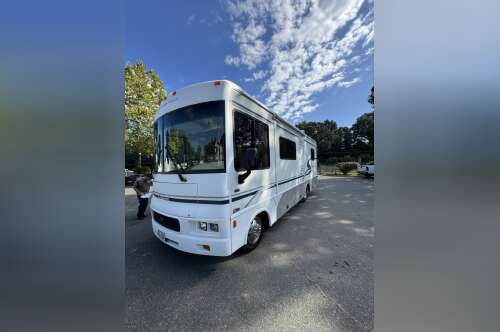 2003 Winnebago SIGHTSEER 27C in fredericksburg VA