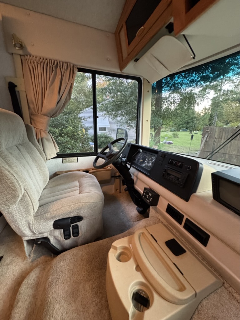2003 Winnebago SIGHTSEER 27C in fredericksburg VA