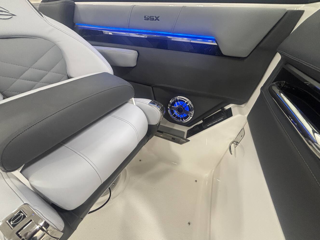 A photo of this 2026 Chaparral Boats SSX 8