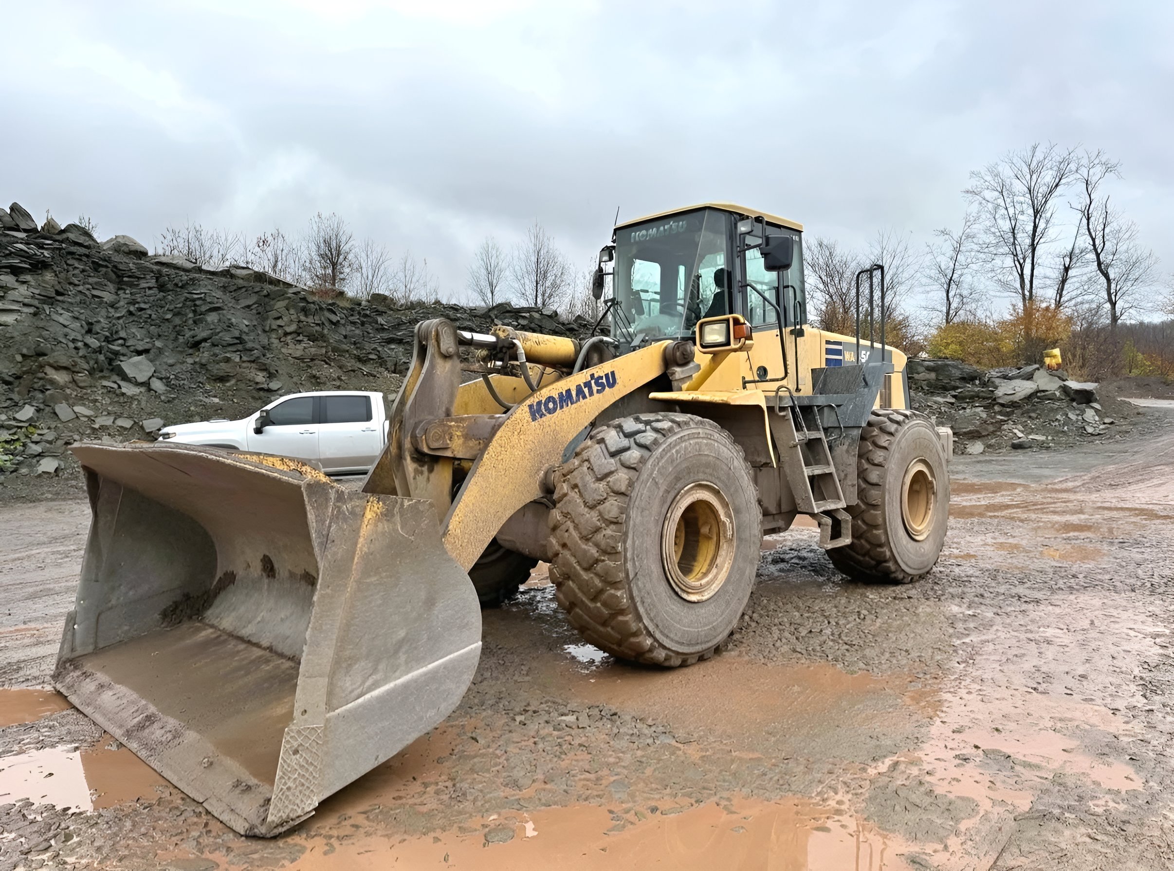 KOMATSU WA450-5L in Shinglehouse, PA
