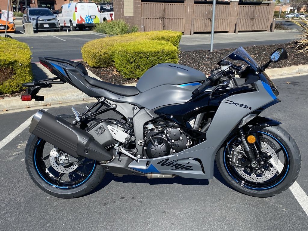 Gray Honda,husqvarna,ktm,kawasaki Ninja ZX-6R Sportbike