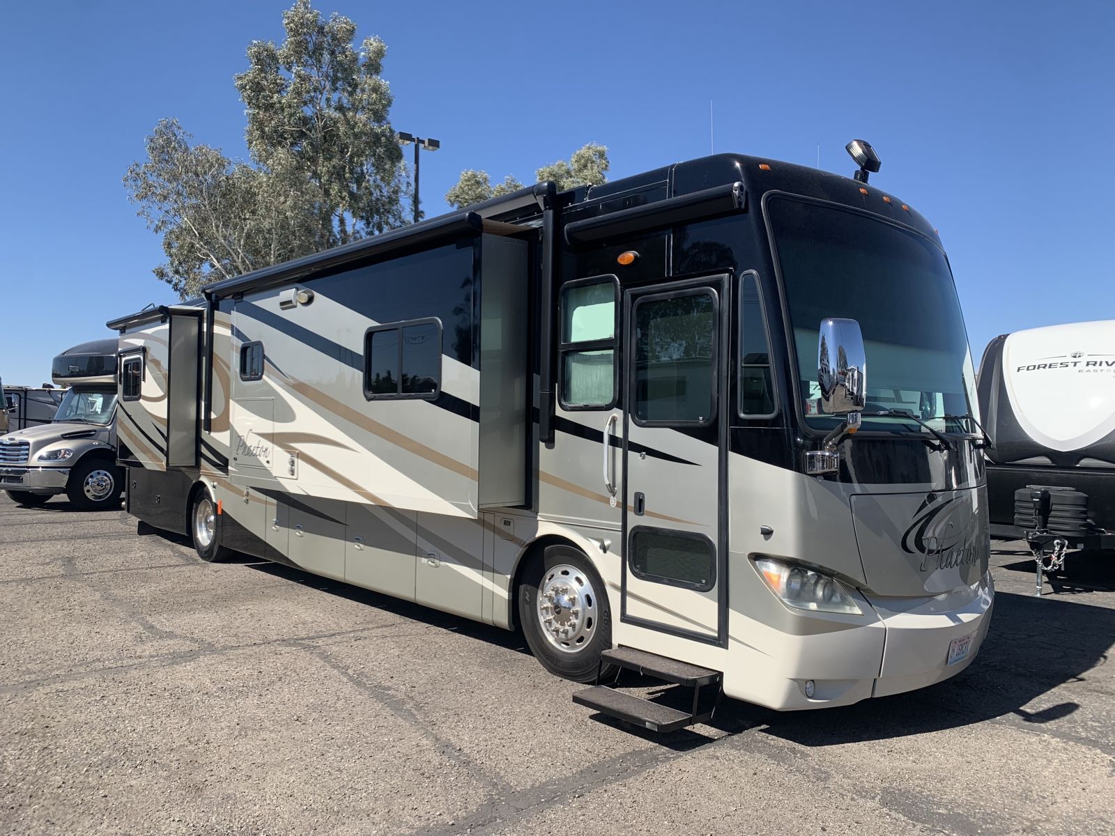 2011 Tiffin Phaeton 40QTH RV