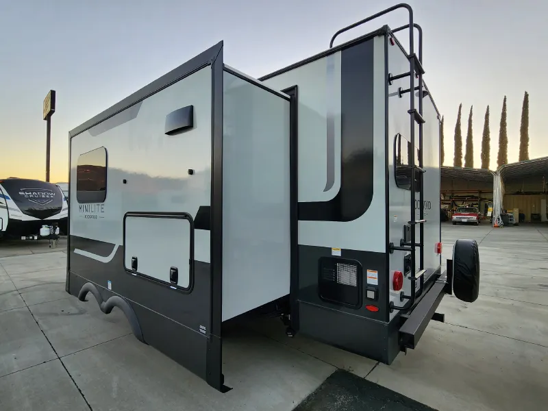 2026 FOREST RIVER ROCKWOOD MINI LITE 2522FB