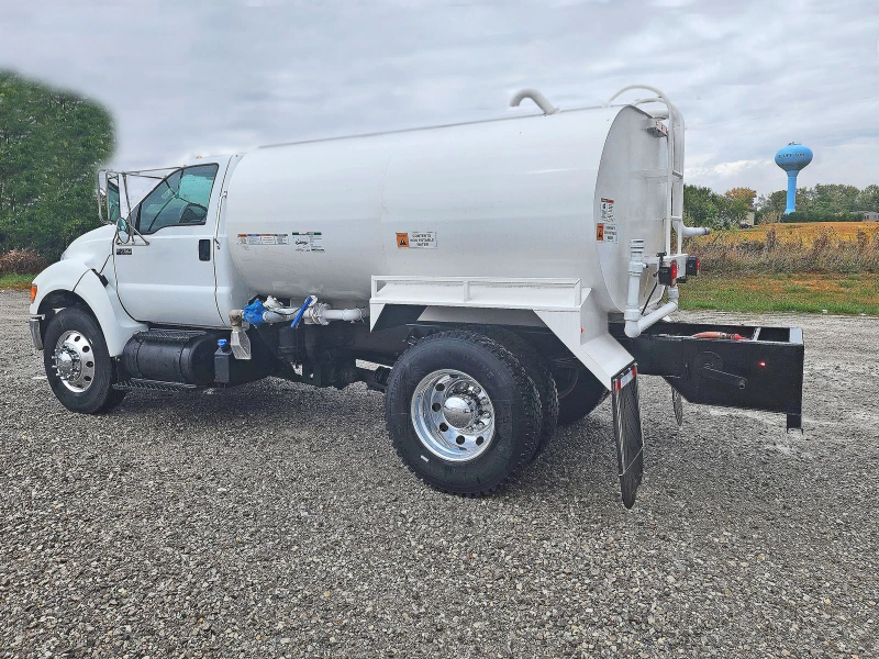 2015 FORD F750 XL SUPER DUTY w/LEDWELL 2000-gal WATER TANKER