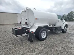 2015 FORD F750 XL SUPER DUTY w/LEDWELL 2000-gal WATER TANKER