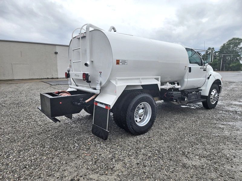 2015 FORD F750 XL SUPER DUTY w/LEDWELL 2000-gal WATER TANKER