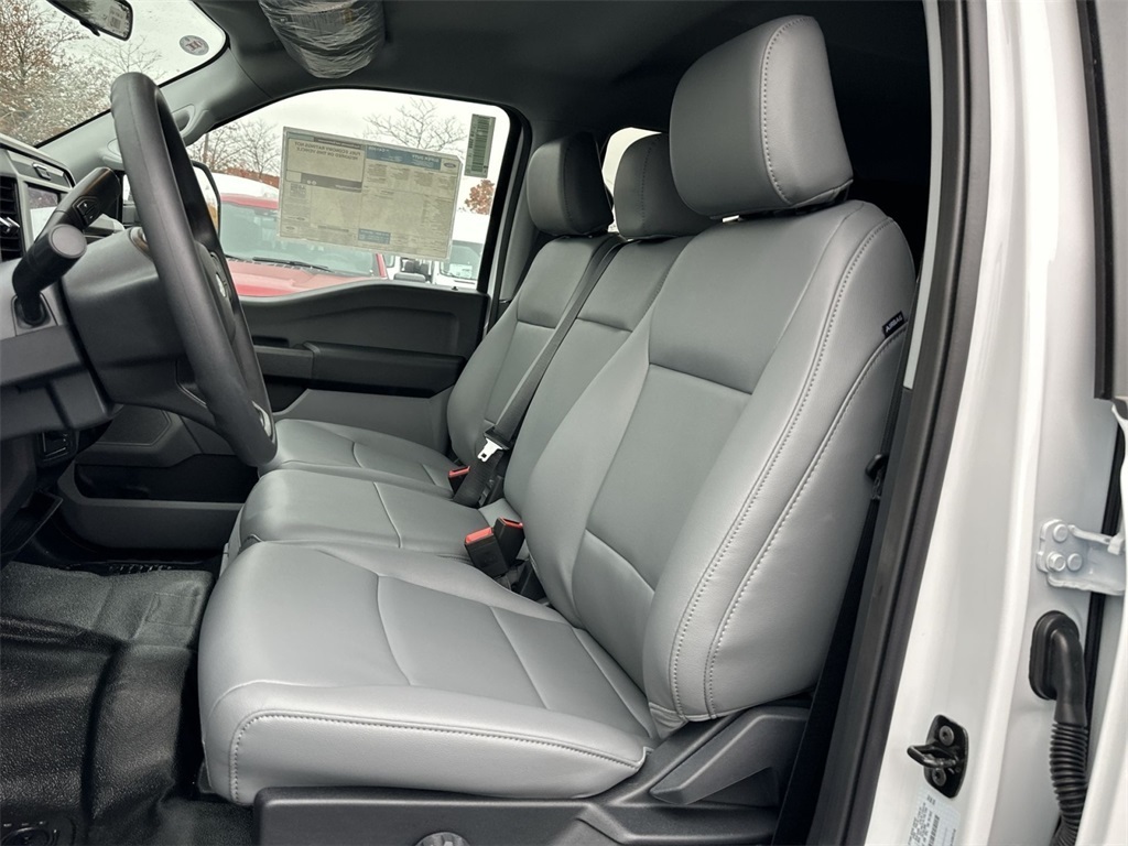 2026 Ford F-550 photo 3