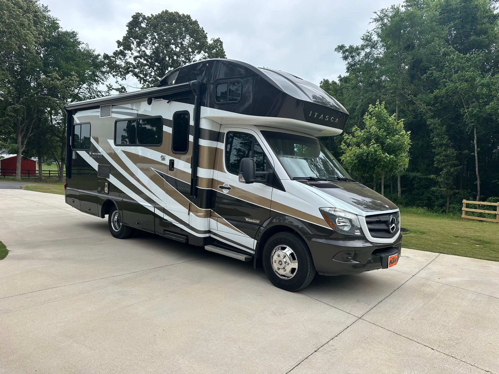 2016 Winnebago ITASCA NAVION 24G RV
