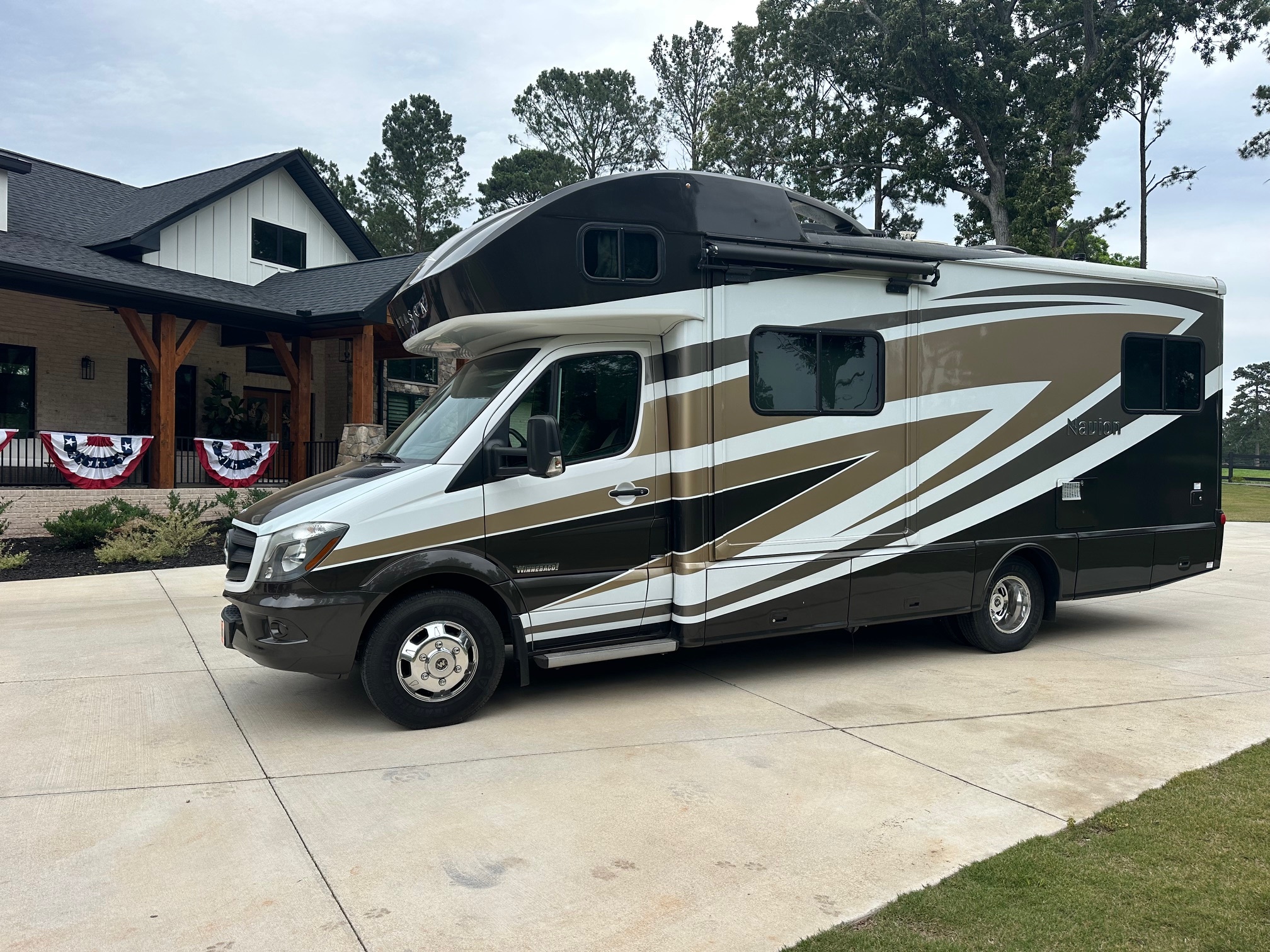 2016 Winnebago ITASCA NAVION 24G in chapin SC