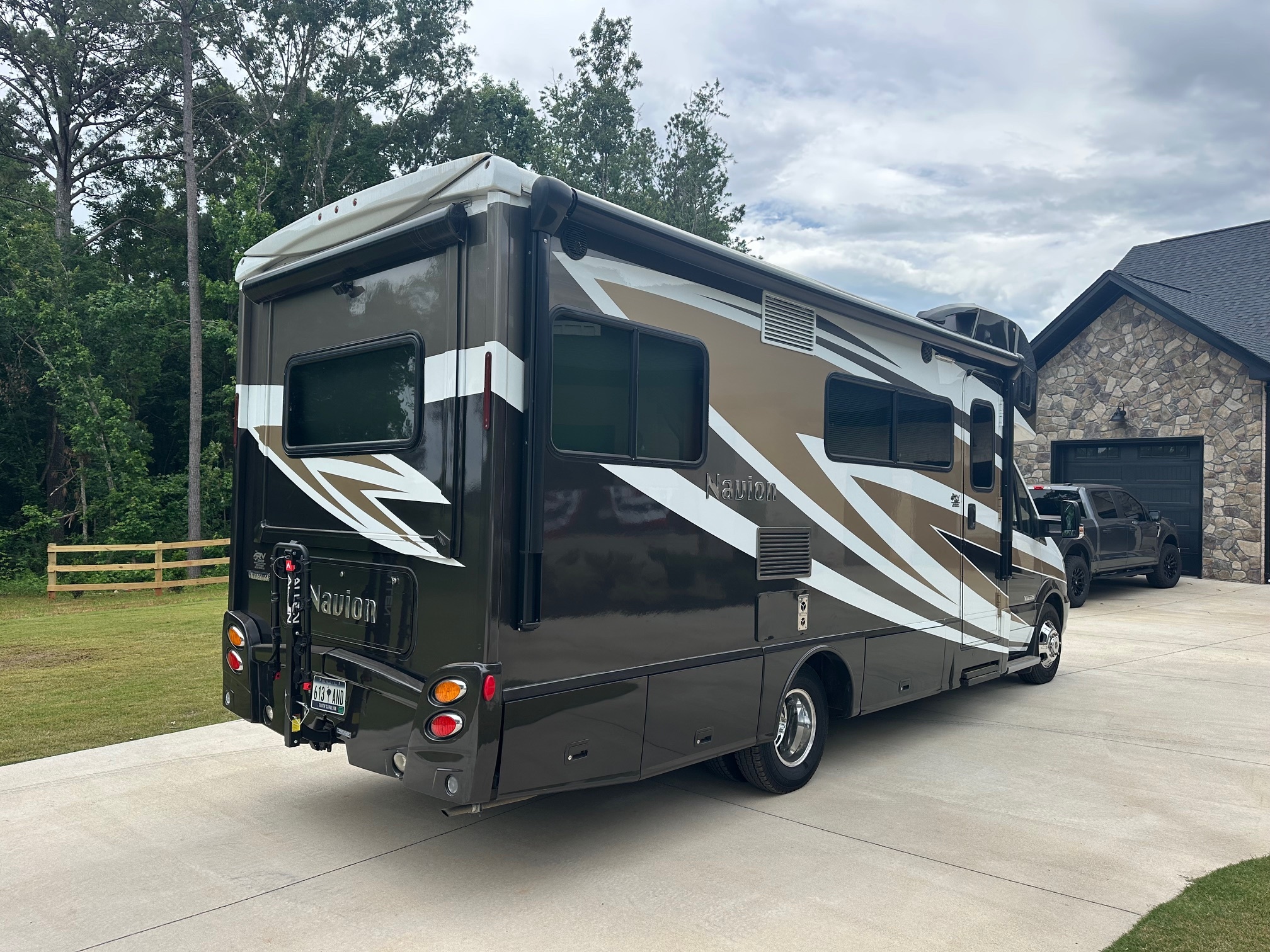 2016 Winnebago ITASCA NAVION 24G in chapin SC