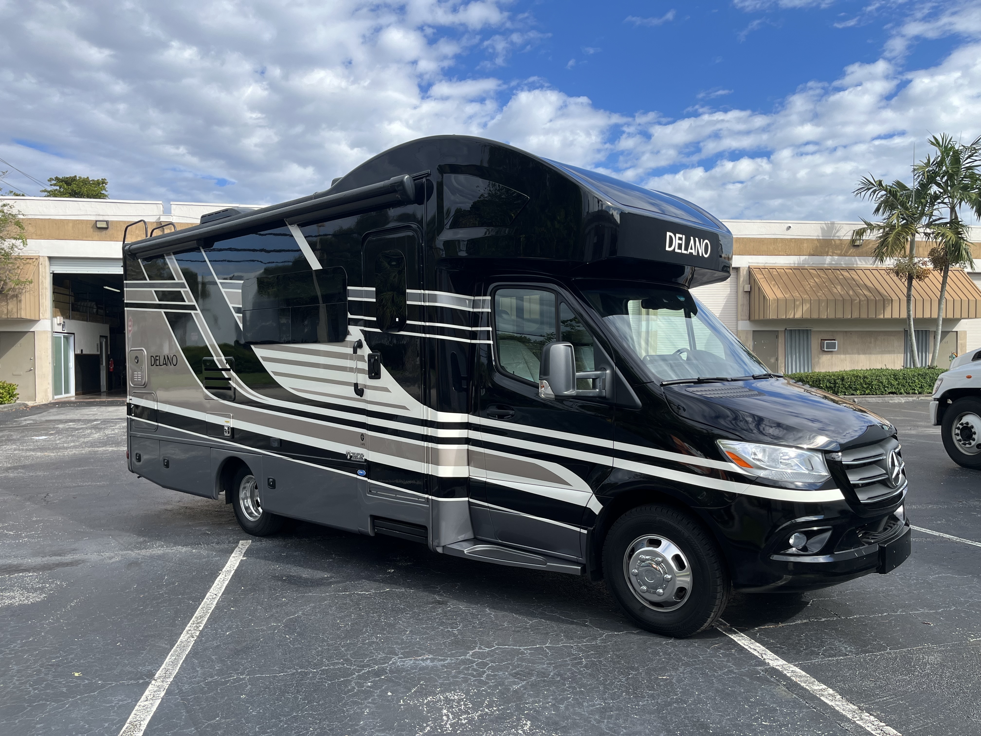 2022 Thor Motor Coach DELANO 24FB RV