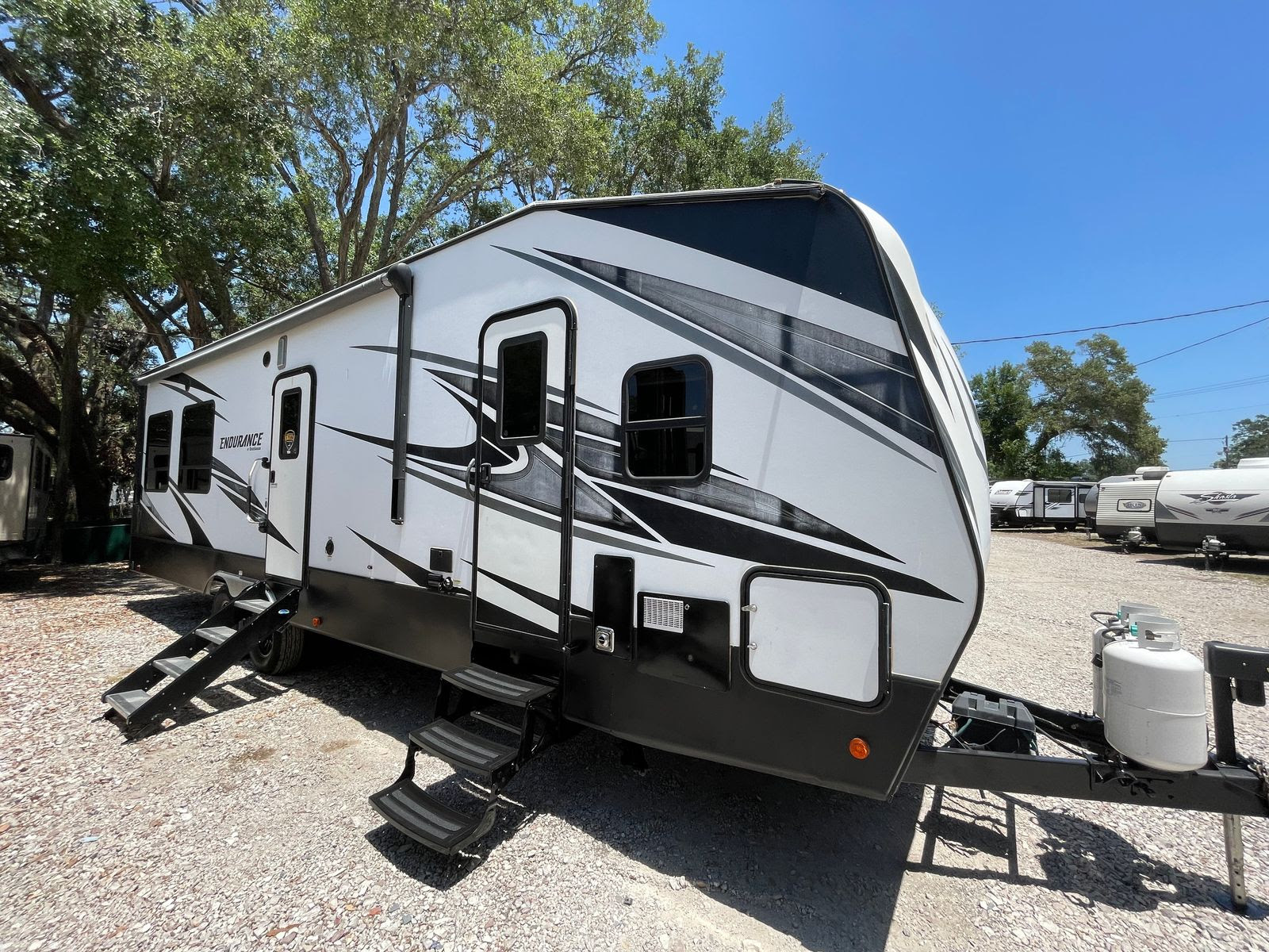 2019 Dutchmen ENDURANCE 3316 in apache junction AZ
