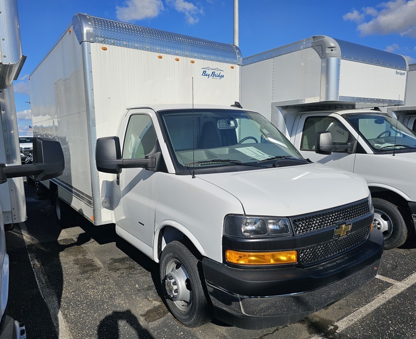 2025 GMC SAVANA in Center Line, MI