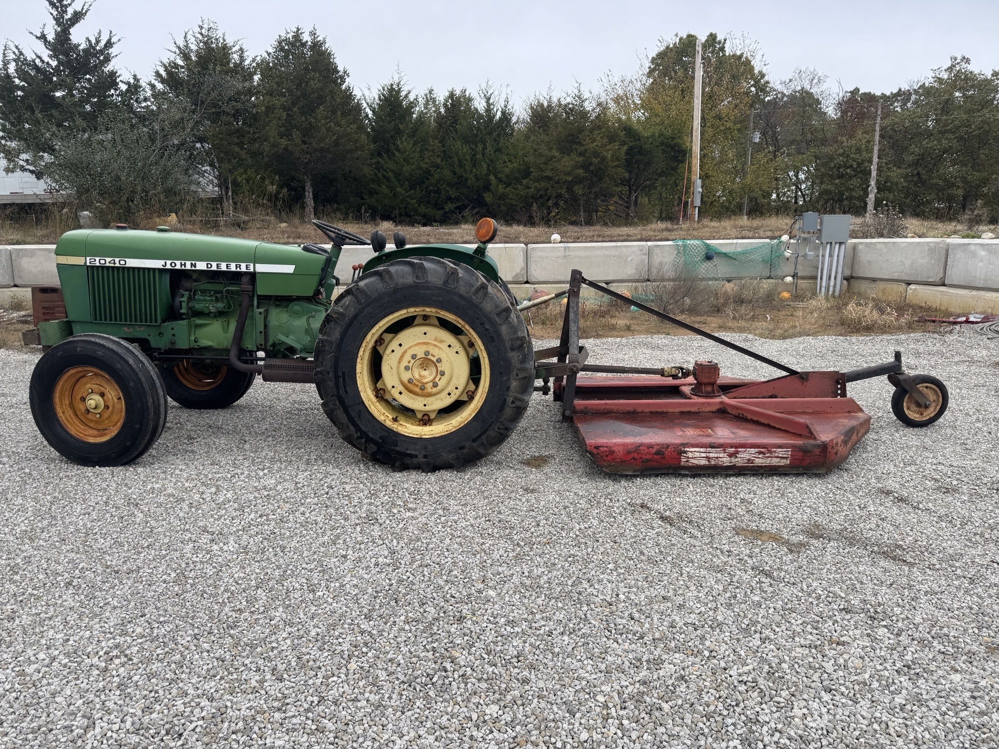 1977 JOHN DEERE 2040 in Mclouth, KS