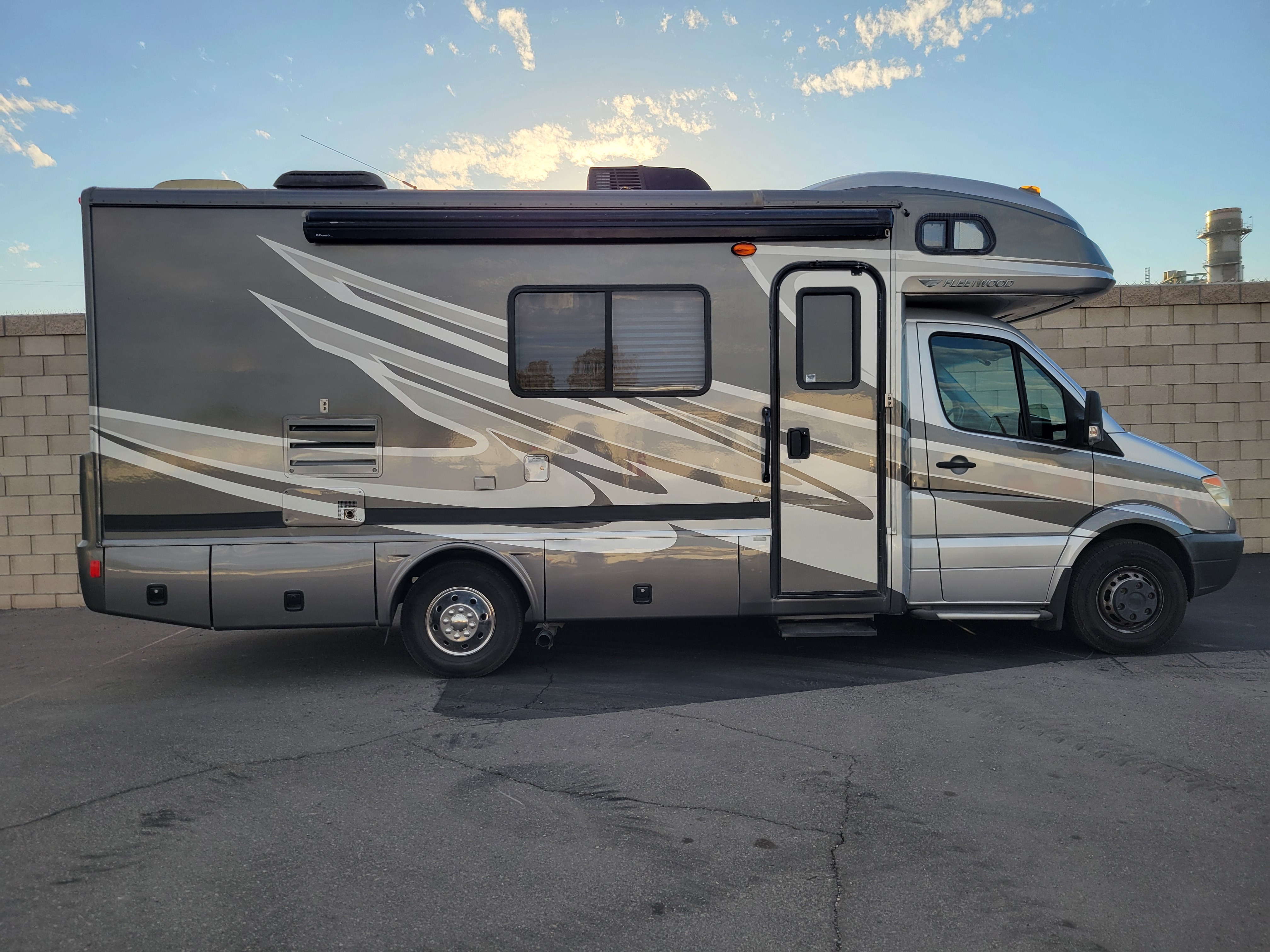 2010 Fleetwood PULSE 24A in seal beach CA