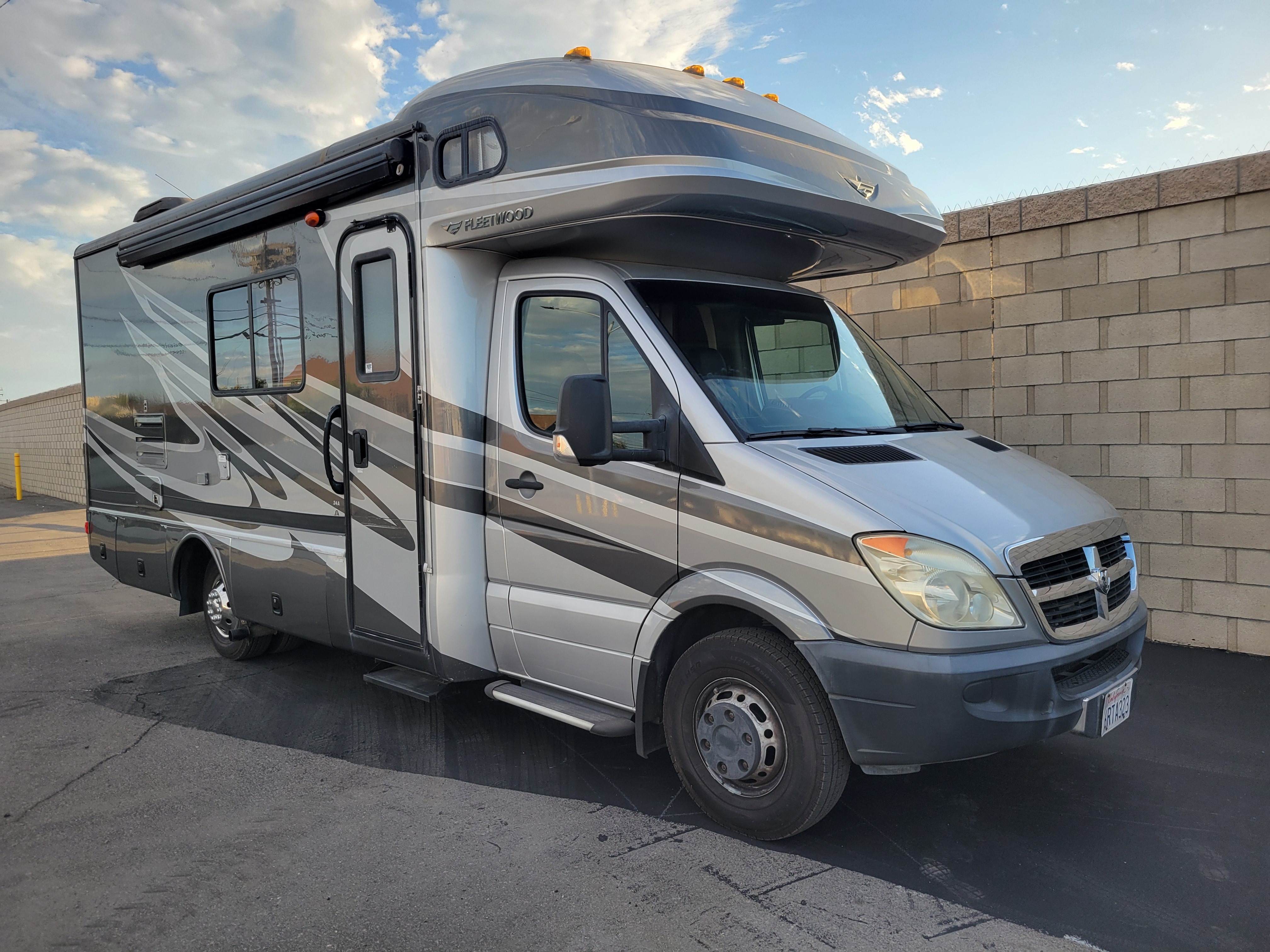 2010 Fleetwood PULSE 24A in seal beach CA