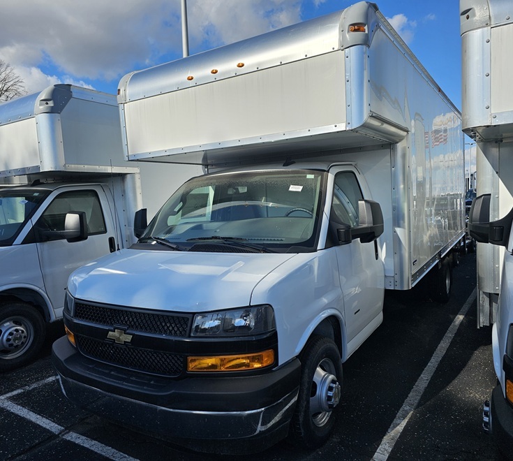 2024 GMC SAVANA in Center Line, MI