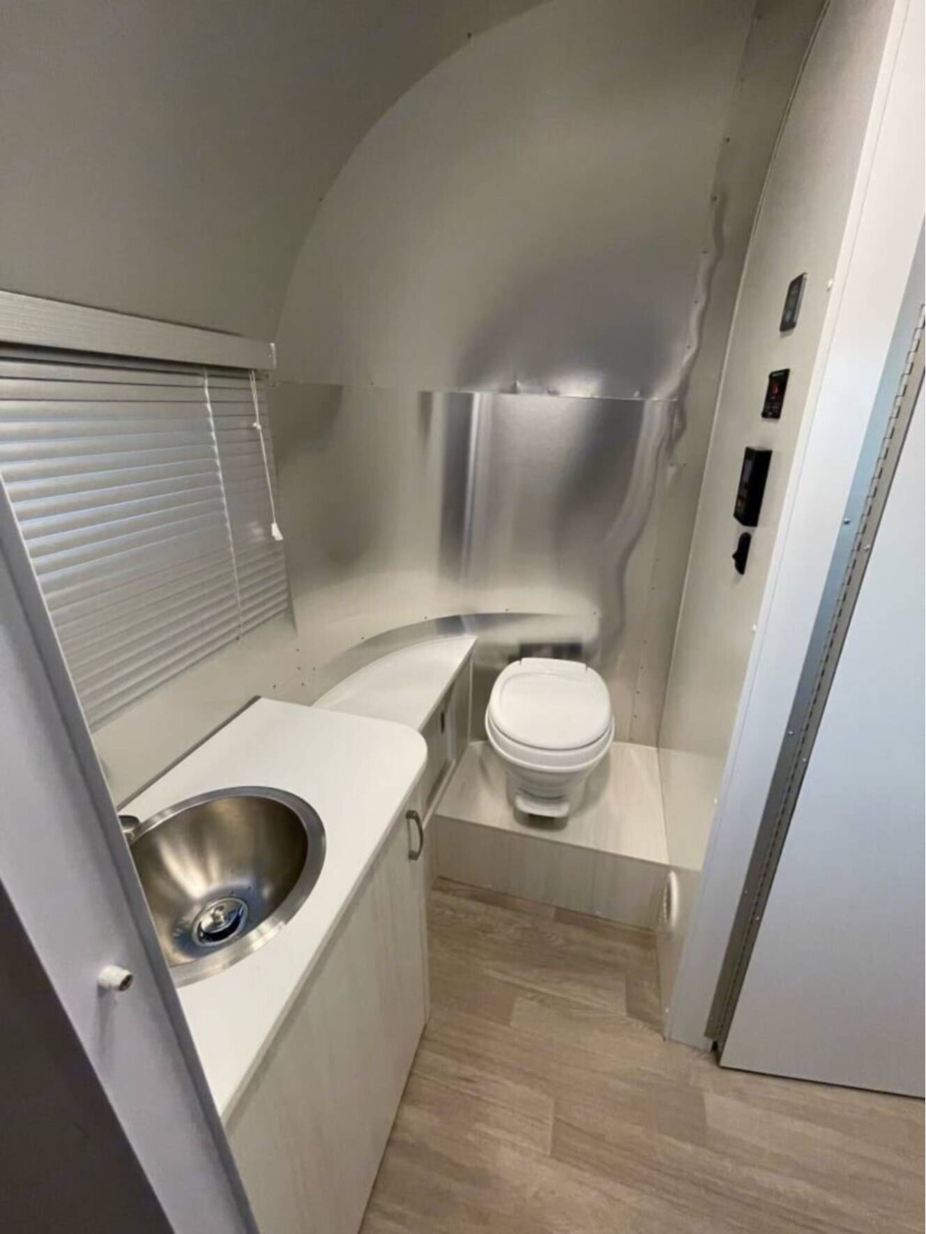 A photo of this 2021 Airstream BAMBI 22FB