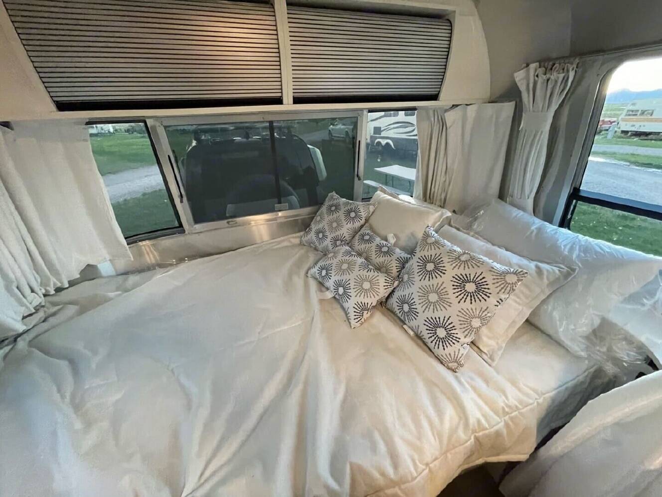 A photo of this 2021 Airstream BAMBI 22FB
