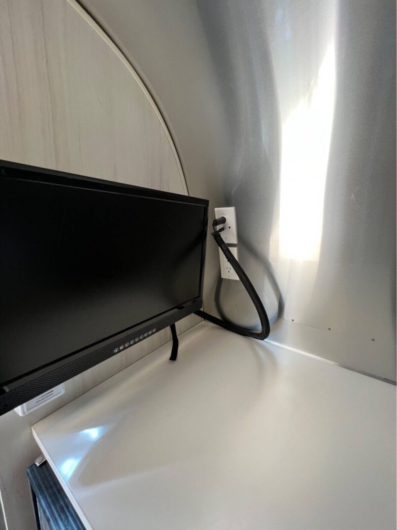 A photo of this 2021 Airstream BAMBI 22FB