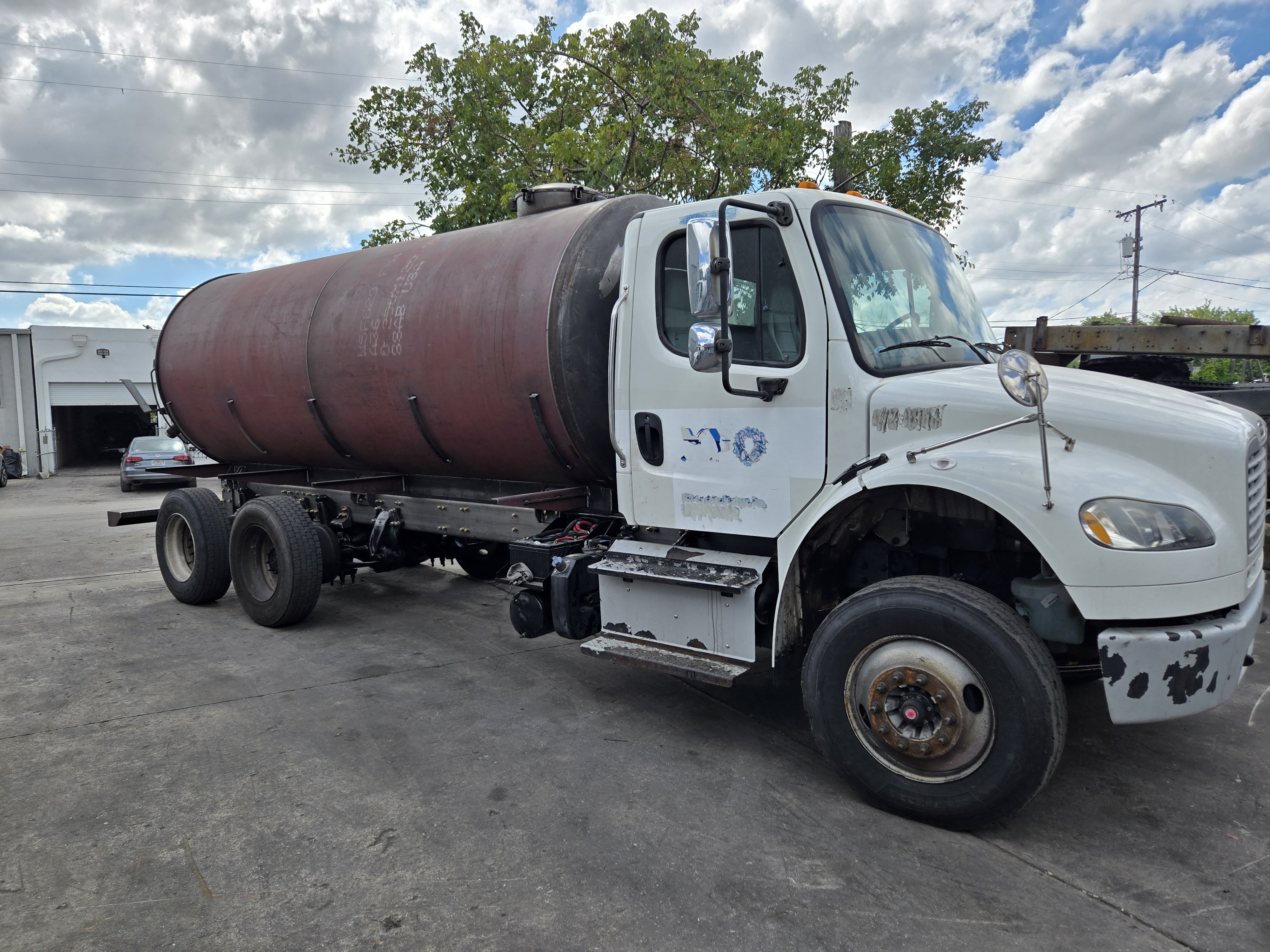 2015 FREIGHTLINER BUSINESS CLASS M2 106 in Miami, FL