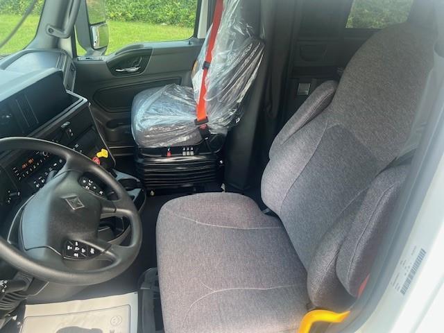 2026 International LT625 LT photo 4