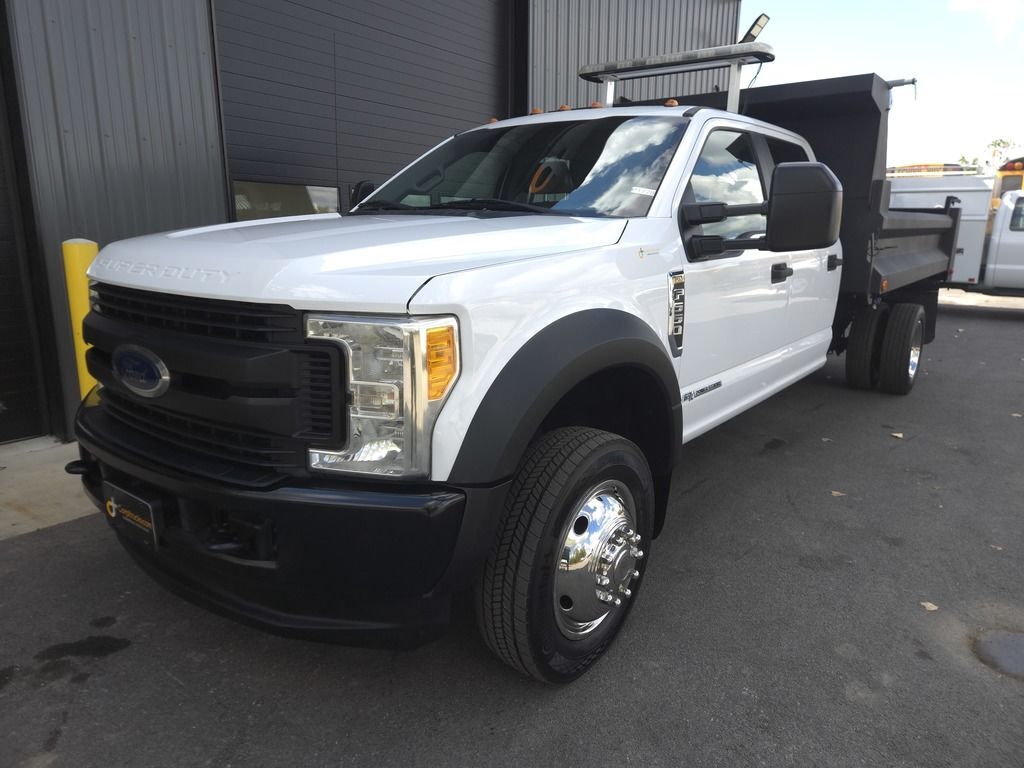 2017 Ford F-550 photo 3