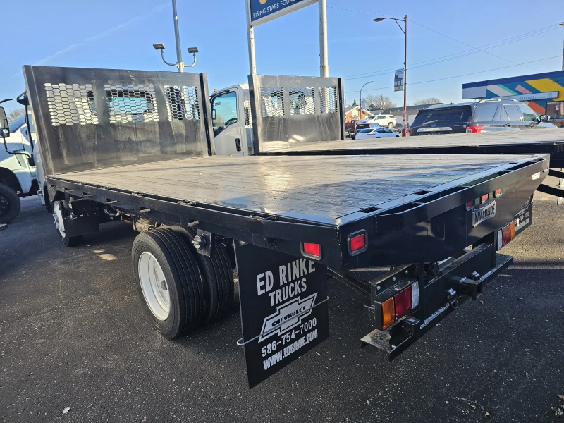 2024 ISUZU NPR HD