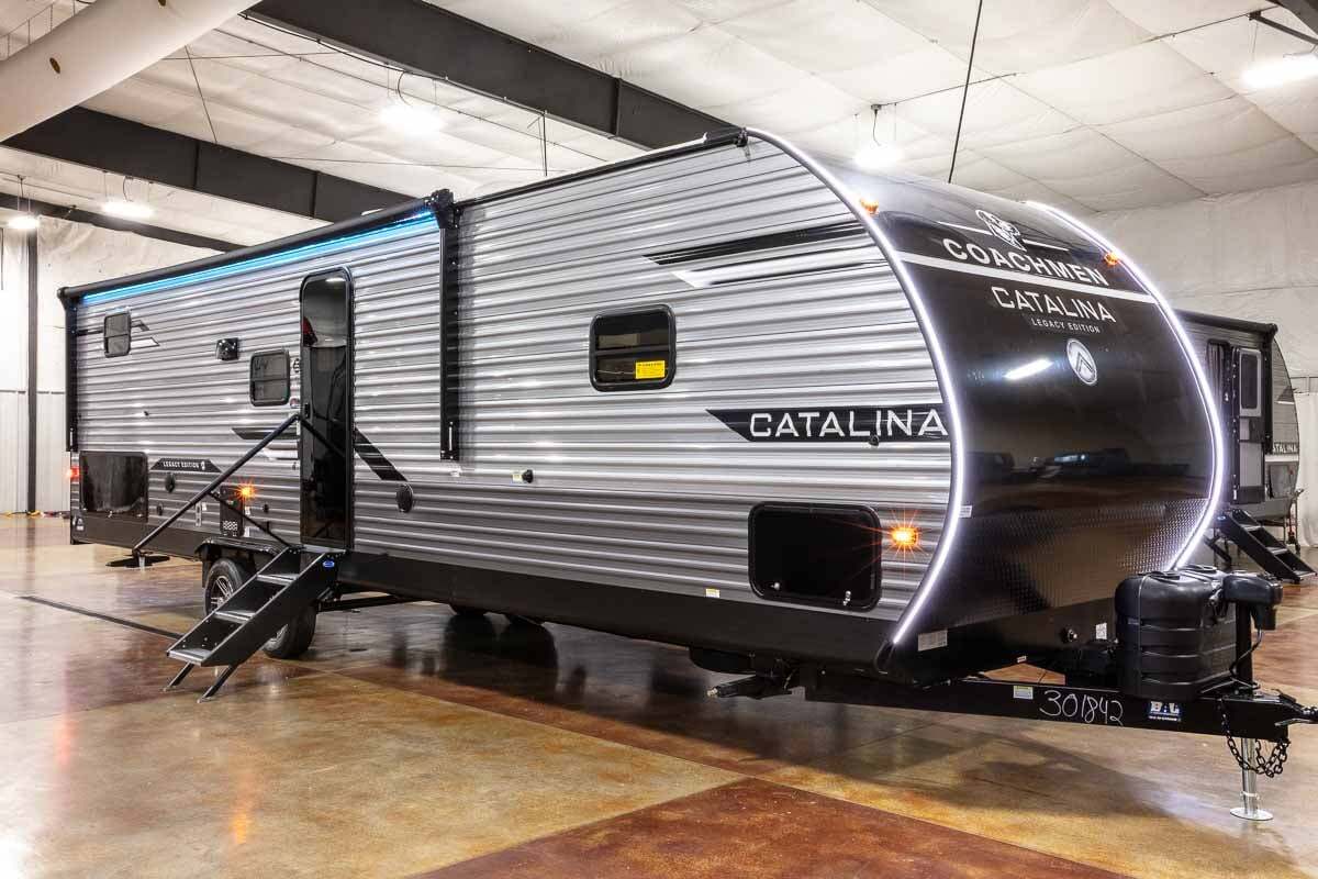 2026 Coachmen Catalina Legacy Edition 293TQBSCK in walcott IA