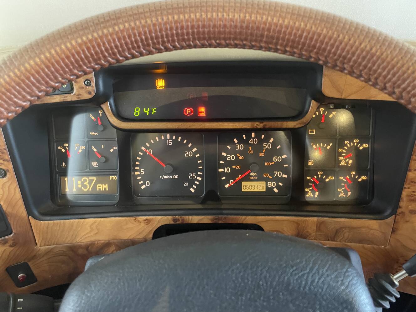 A photo of this 2005 Featherlite Coaches PREVOST